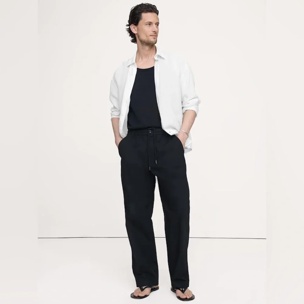 NWT! Banana Republic Weekender Relaxed Pull On Cotton Black Pant (#894808) 🖤